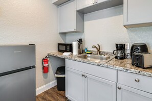 Apartment (0 Bedroom) | Interior - Anglers Dream: Studio 2 Mi to 7 Sisters Springs! (Homosassa)