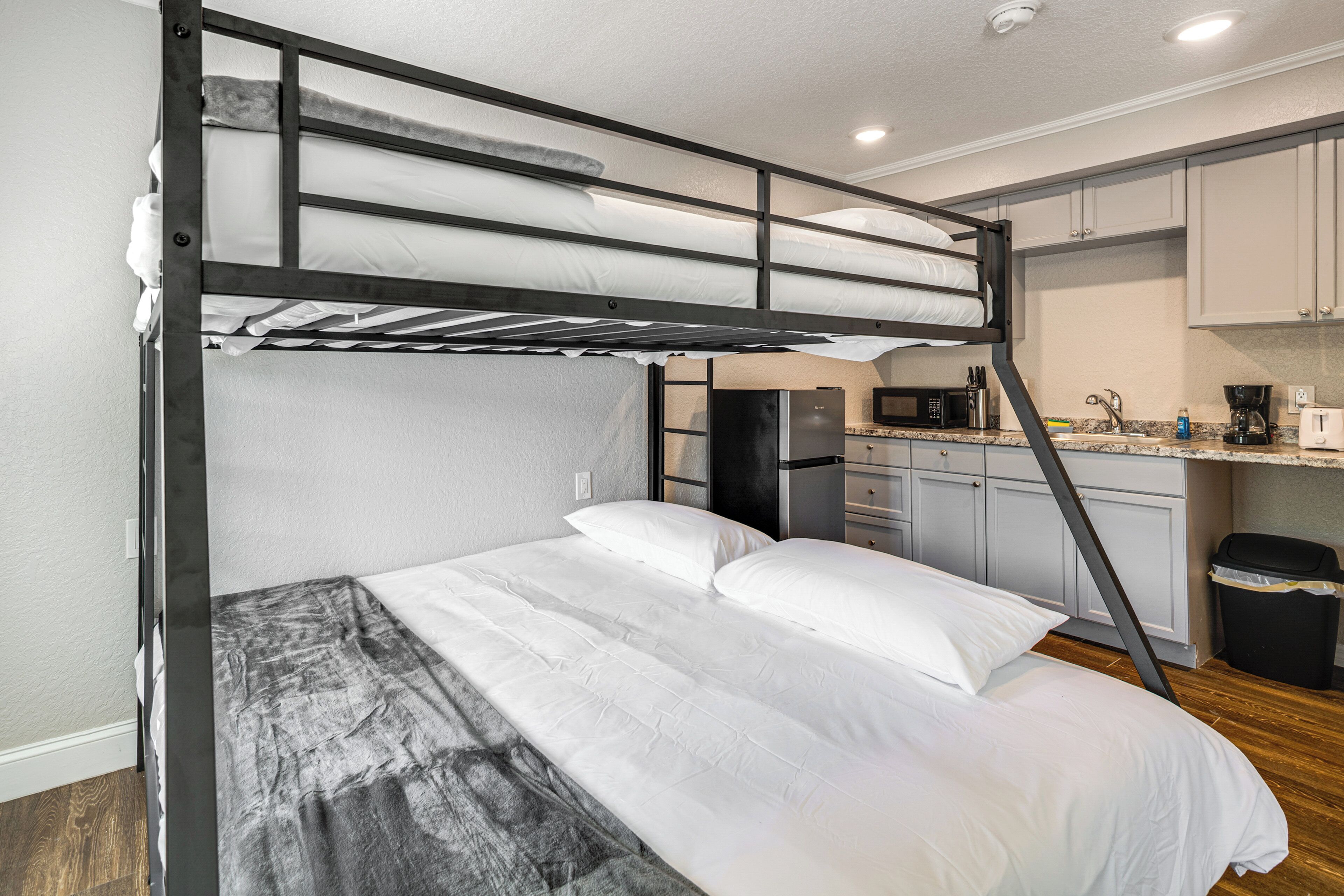 Apartment (0 Bedroom) | Interior