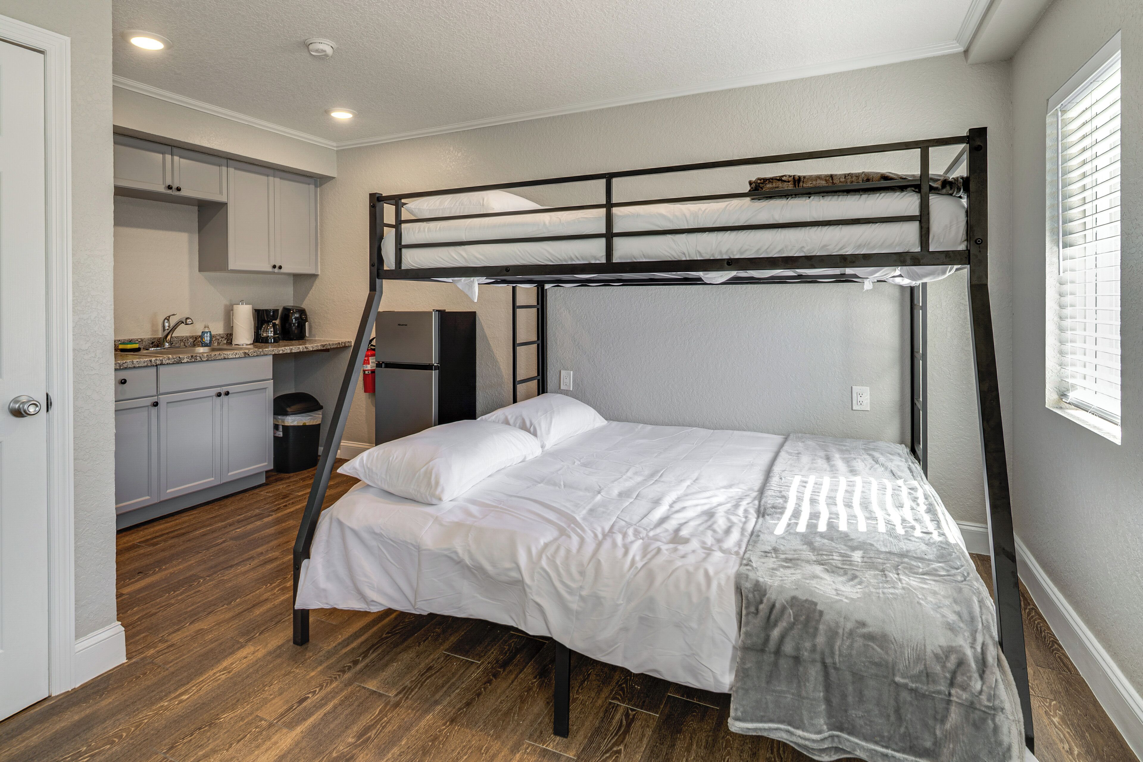 Apartment (0 Bedroom) | Front of property