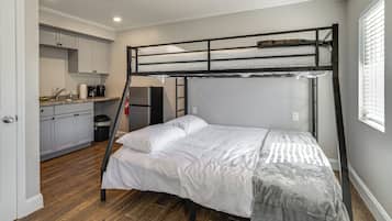 Apartment (0 Bedroom) | Front of property