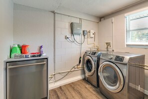 Apartment (0 Bedroom) | Interior - 2 Mi to Chassahowitzka River! Cozy Resort Studio (Homosassa)