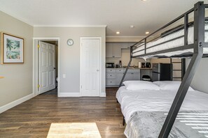 Interior - 2 Mi to Chassahowitzka River! Cozy Resort Studio (Homosassa)