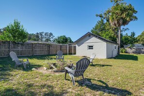 House (2 Bedrooms) | Interior - 2 Mi to 7 Sisters Springs! Home w/ Resort Perks (Homosassa)