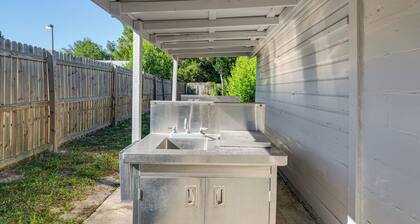 2 Mi to 7 Sisters Springs! Home w/ Resort Perks