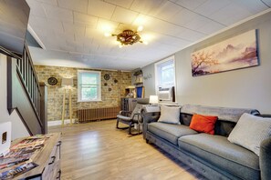 House (2 Bedrooms) | Interior
