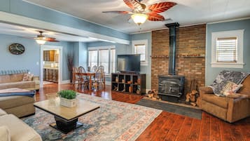 House (4 Bedrooms) | Interior