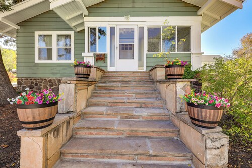 Route 66 Retreat: Dog-friendly Home in Williams