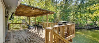 Lakefront Fun in Sunrise Beach! Pet-friendly Home!