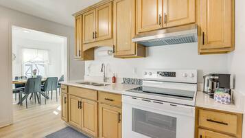 House (2 Bedrooms) | Interior