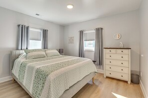 House (2 Bedrooms) | Interior - Easy I-80 Access! Newly Updated Mcdonald Home (McDonald)