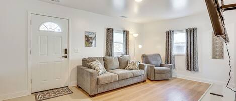 House (2 Bedrooms) | Front of property