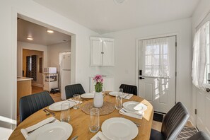 House (2 Bedrooms) | Interior - Easy I-80 Access! Newly Updated Mcdonald Home (McDonald)