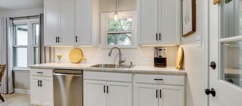 Topeka Farmhouse Hideaway: 5 Mi to Downtown!