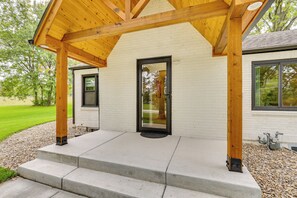 House (3 Bedrooms) | Interior - Topeka Farmhouse Hideaway: 5 Mi to Downtown! (Topeka)