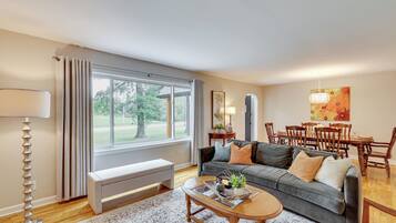 House (3 Bedrooms) | Front of property