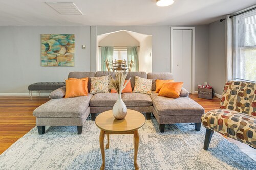 Walk to Coventry Village: Charming Top-floor Unit!