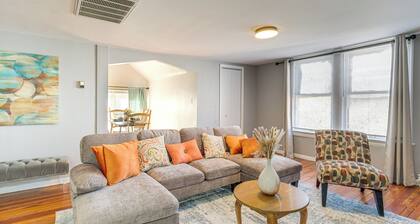 Walk to Coventry Village: Charming Top-floor Unit!