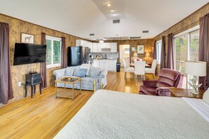 Apartment (0 Bedroom) | Interior - Shared Dock, Lake Hamilton Views: Waterfront Abode (Hot Springs)