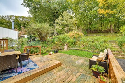 1 Mi to Dtwn Binghamton: Pet-friendly Home w/ Deck