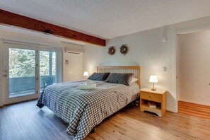 Apartment (2 Bedrooms) | Interior - White Mtn Adventure Base! Cozy Bartlett Condo (Bartlett)