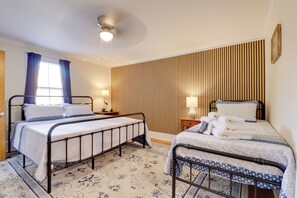 House (2 Bedrooms) | Interior