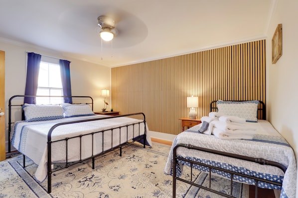 House (2 Bedrooms) | Interior