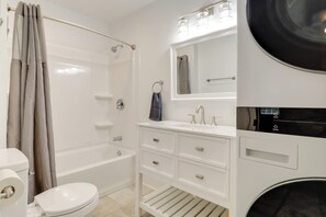 House (2 Bedrooms) | Interior - Steps to Downtown! Family Home in Historic Edenton (Edenton)