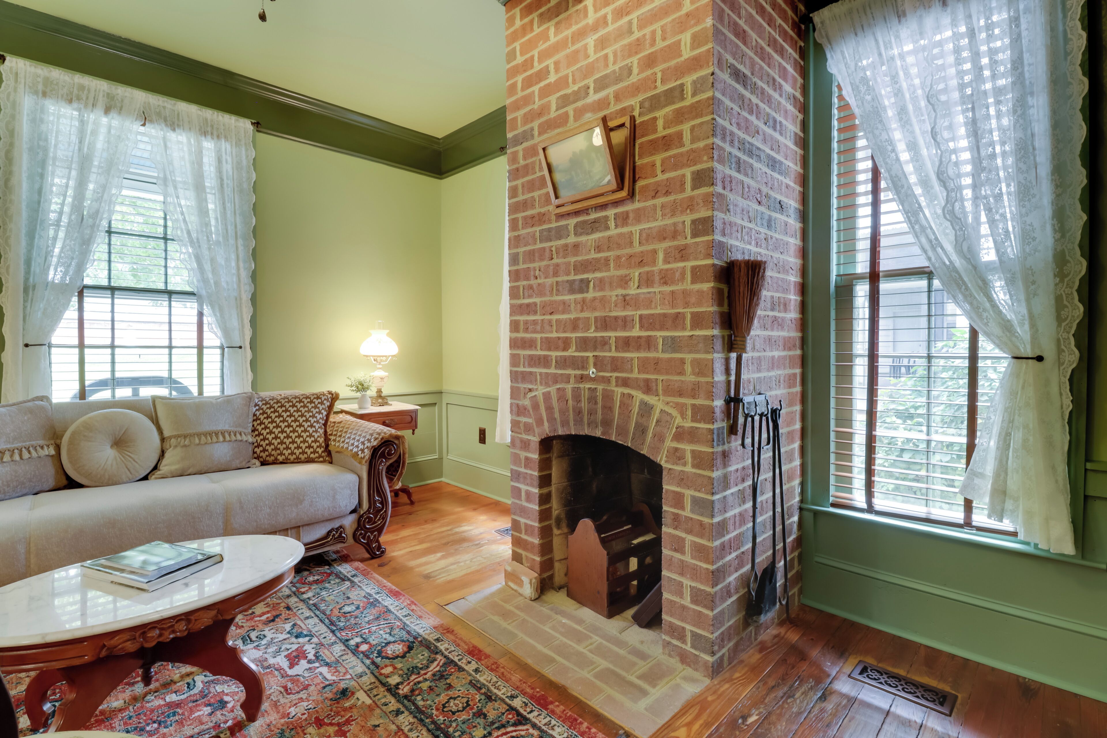 House (2 Bedrooms) | Interior