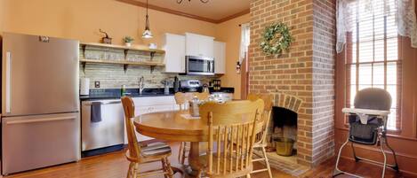 House (2 Bedrooms) | Interior