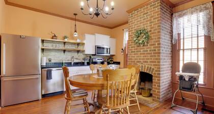 Walk to Downtown: Historic Home in Edentons Heart