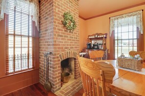 House (2 Bedrooms) | Interior - Walk to Downtown: Historic Home in Edentons Heart (Edenton)