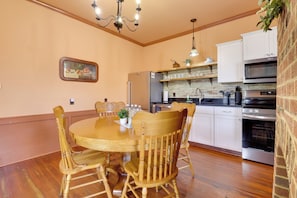 House (2 Bedrooms) | Interior - Walk to Downtown: Historic Home in Edentons Heart (Edenton)