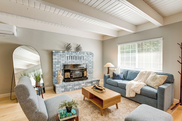 Hot Tub & Game Room: Luxe Cabin, Day Trip To Tahoe - Pollock Pines, CA
