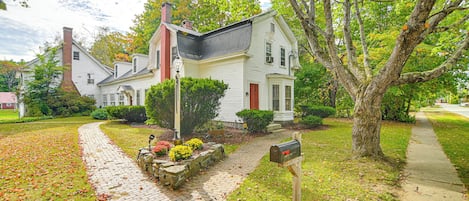 House (6 Bedrooms) | Front of property