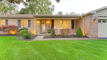 ู
ูุฒู (3 Bedrooms) | ุงูู
ูุดุฃุฉ ู
ู ุงูุฏุงุฎู