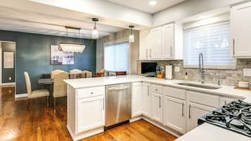 ู
ูุฒู (3 Bedrooms) | ุงูู
ูุดุฃุฉ ู
ู ุงูุฏุงุฎู