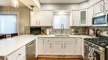 ู
ูุฒู (3 Bedrooms) | ุงูู
ูุดุฃุฉ ู
ู ุงูุฏุงุฎู