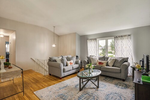 Family Home Near LIE & Blydenburgh Co Park