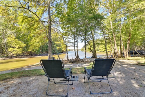 Private Hot Tub, Fire Pit! Pickwick Lake Escape