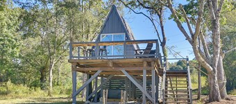 Pickwick Lake Cabin: Private Hot Tub, Shared Perks