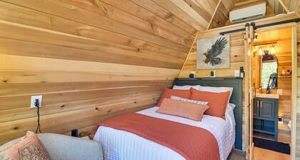 Pickwick Lake Cabin: Private Hot Tub, Shared Perks