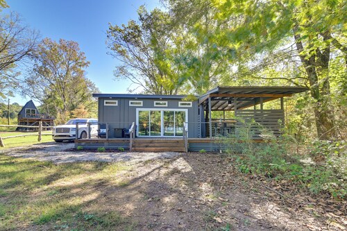 Cozy Couples Retreat on Pickwick Lake w/ Hot Tub