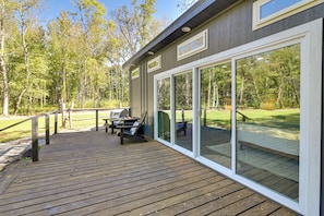 Interior - Cozy Couples Retreat on Pickwick Lake w/ Hot Tub (Cherokee)