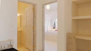 2 Schlafzimmer, Zimmersafe, Bügeleisen/Bügelbrett, Reisekinderbett