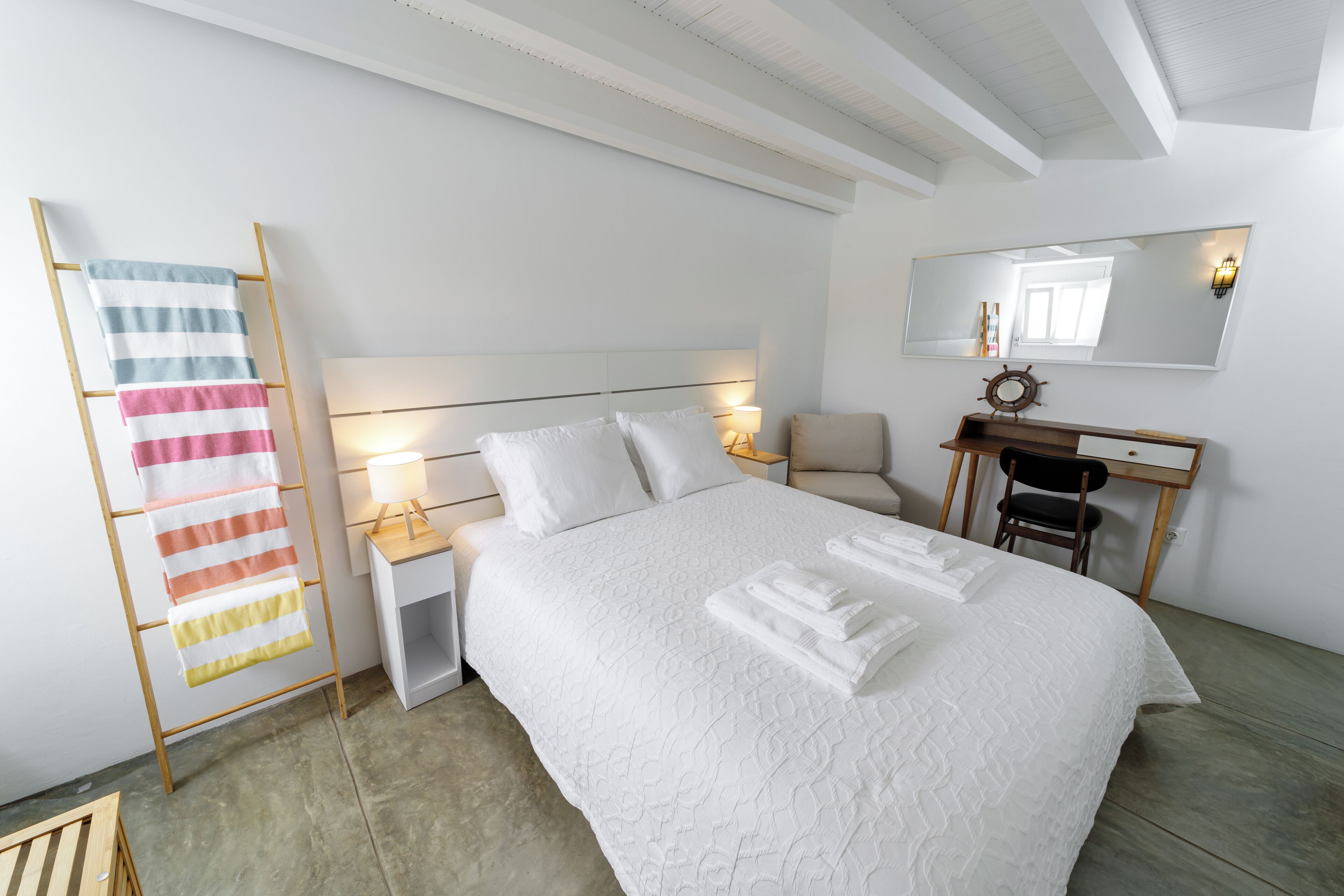 1 habitación, escritorio, wifi gratis y ropa de cama 