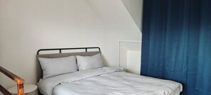 1 chambre, fer et planche à repasser, Wi-Fi gratuit, draps fournis