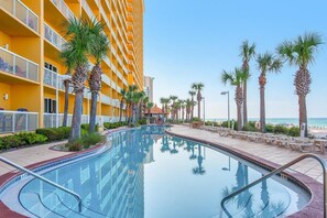 Et oppvarmet basseng