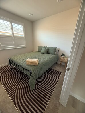 4 bedrooms, WiFi, bed sheets - Tranquil 4-bedroom house in Roseville (Roseville)