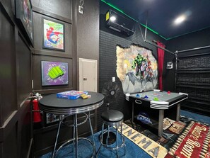 Spielezimmer