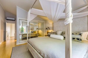 4 bedrooms, in-room safe, iron/ironing board, WiFi